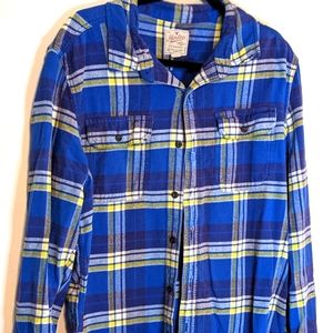 Men's American Eagle plaid flannel shirt